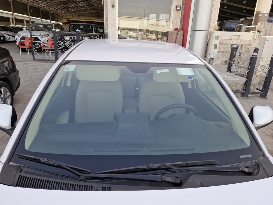 2023 Toyota Yaris  Y 