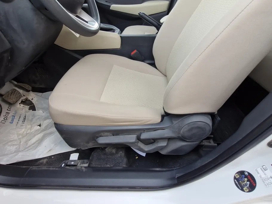 2023 Toyota Yaris  Y 