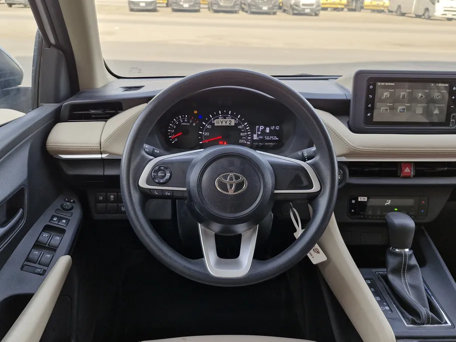 2023 Toyota Yaris  Y 