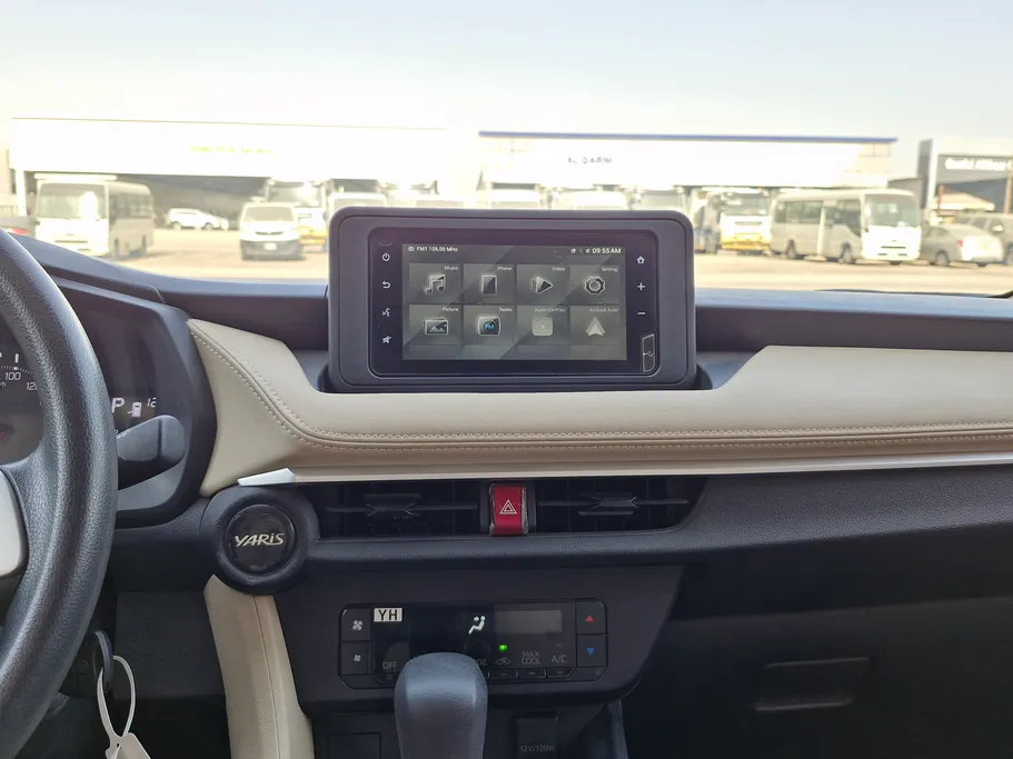 2023 Toyota Yaris  Y 