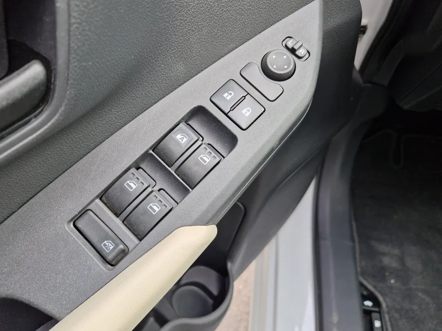 تويوتا يارس Y 2023 