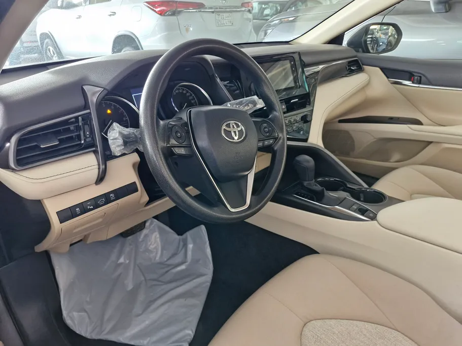 2022 Toyota Camry  LE 