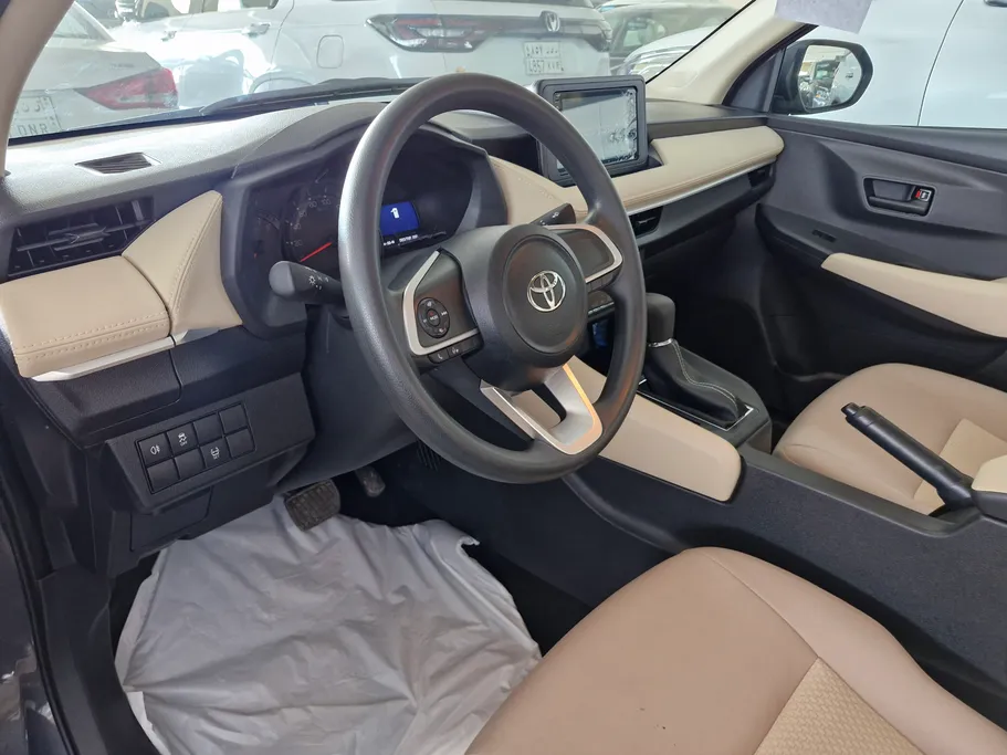 تويوتا يارس Y 2024 