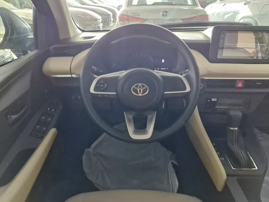 تويوتا يارس Y 2024 