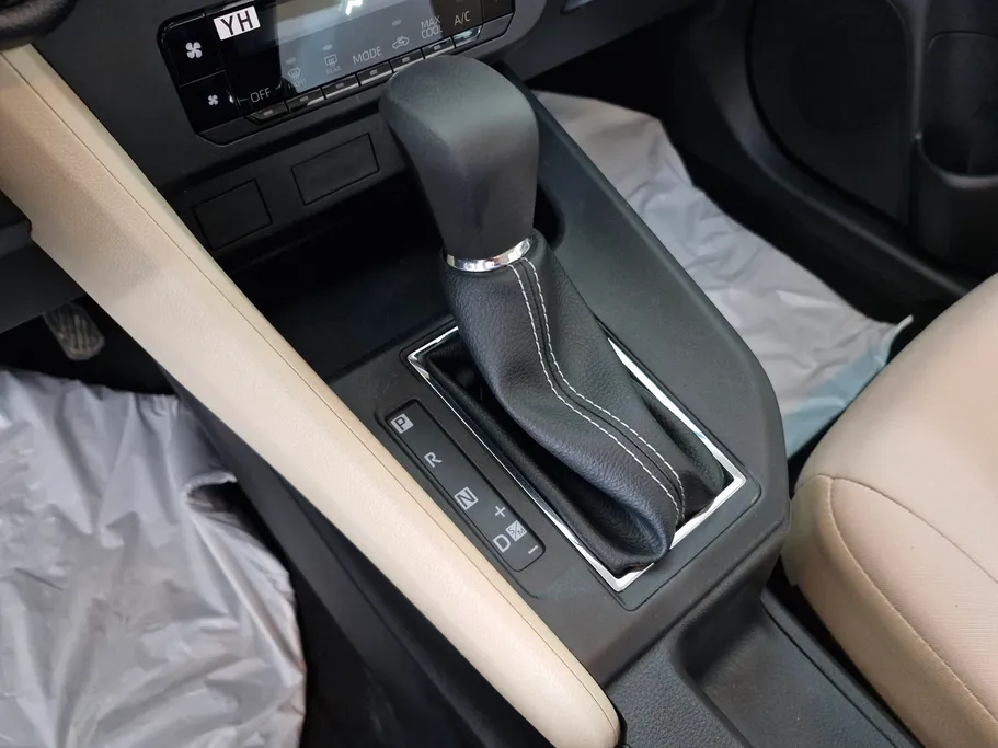 تويوتا يارس Y 2024 