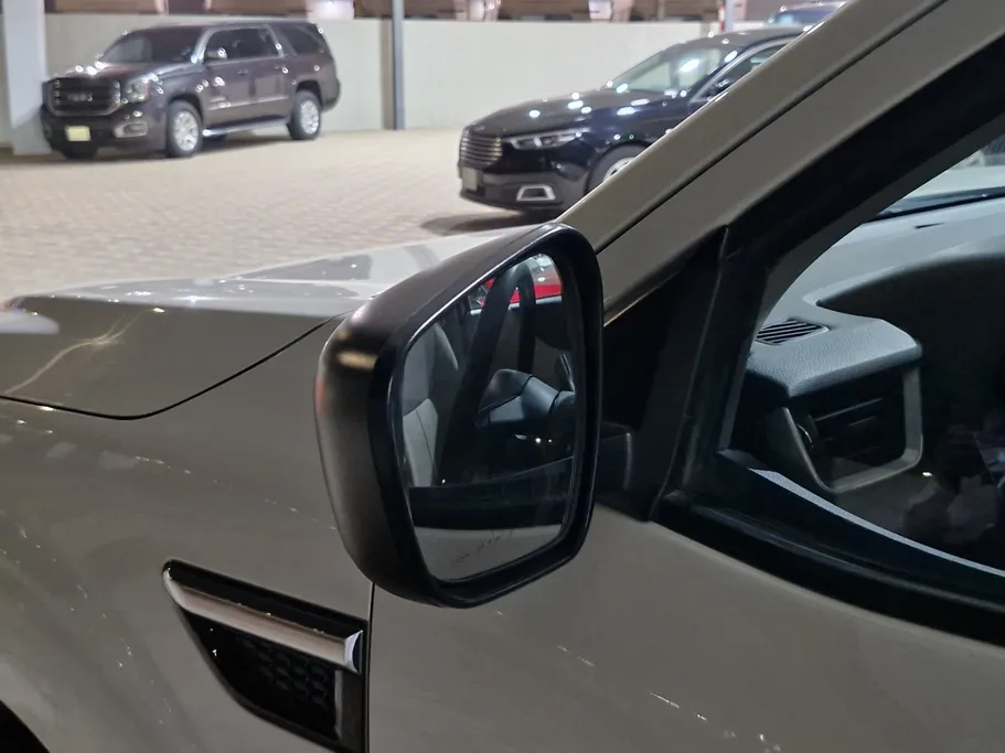 2023 Nissan Xterra SE 