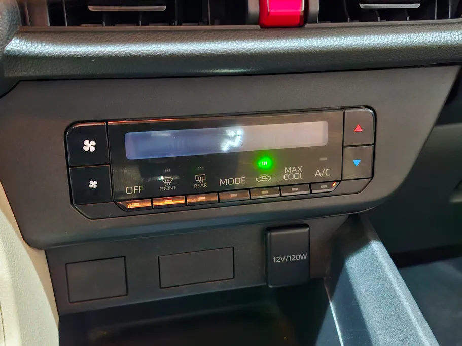 تويوتا يارس Y 2023 