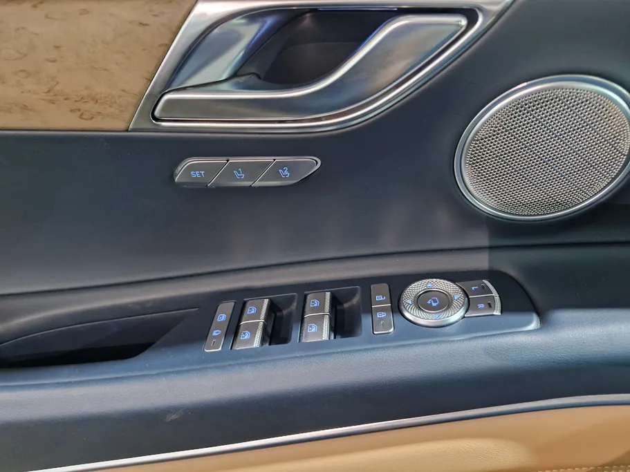 2023 Genesis GV80 Royal 