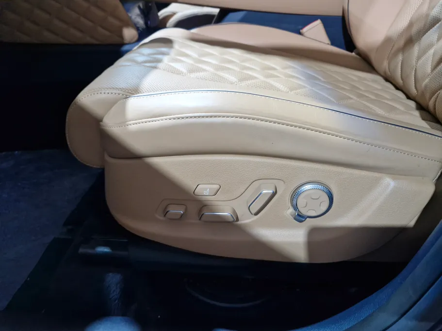 2023 Genesis GV80 Royal 