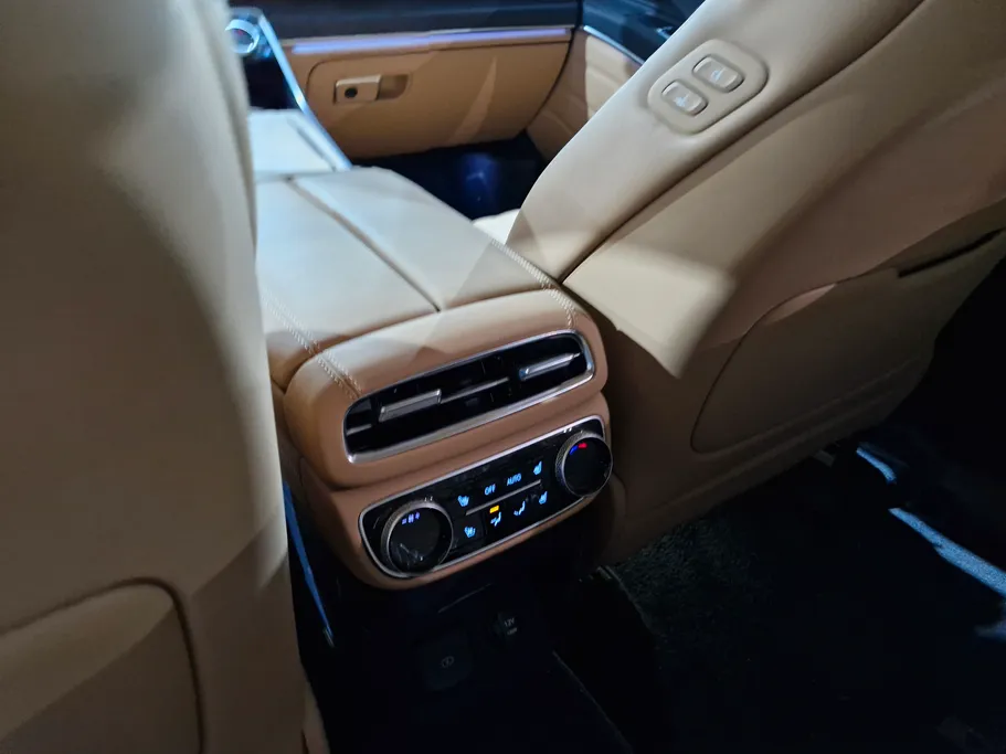 2023 Genesis GV80 Royal 