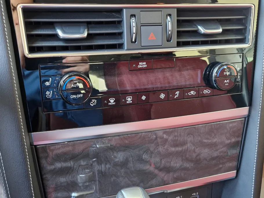 2024 Nissan Patrol Platinum 