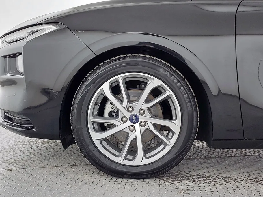 2023 Ford Taurus Trend 