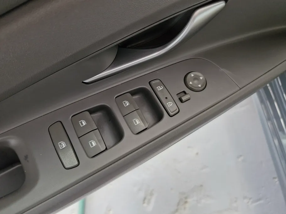 2023 Hyundai Elantra Smart 