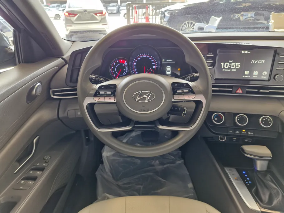2023 Hyundai Elantra Smart 