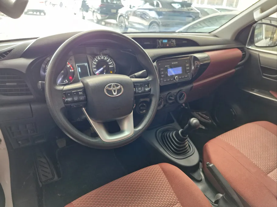 2022 Toyota Hilux GLX 