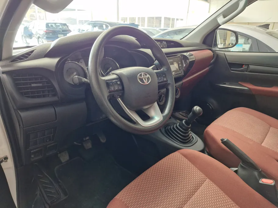 2022 Toyota Hilux GLX 