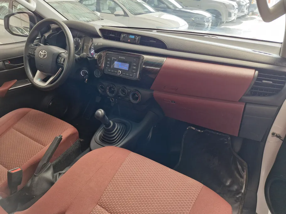 2022 Toyota Hilux GLX 