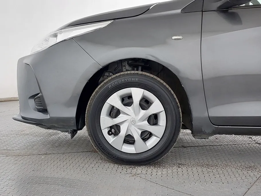 2022 Toyota Yaris  Y 