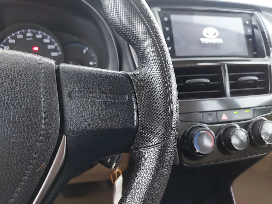 2022 Toyota Yaris  Y 