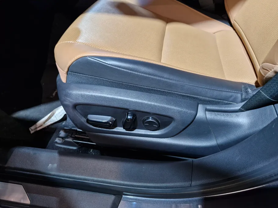 لكزس ES 300 AH Hybrid  2022 