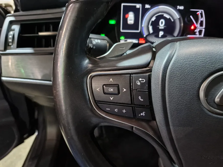 لكزس ES 300 AH Hybrid  2022 