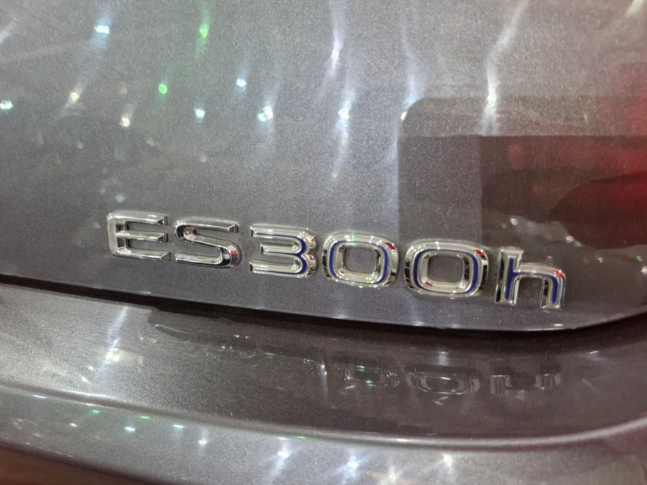 لكزس ES 300 AH Hybrid  2022 