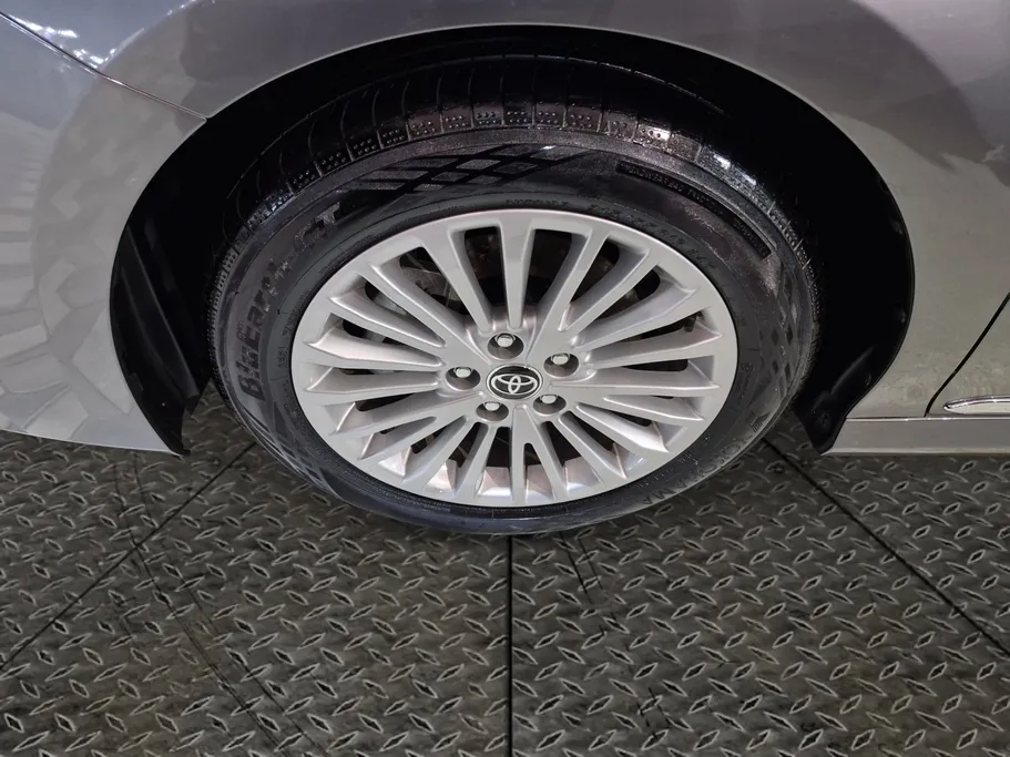 تويوتا كامري LE 2025 