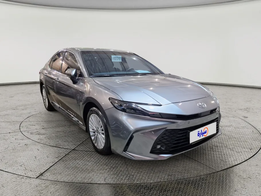 تويوتا كامري LE 2025 