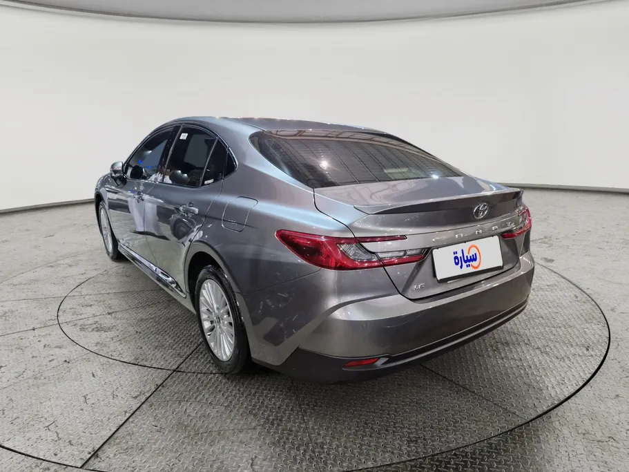 تويوتا كامري LE 2025 