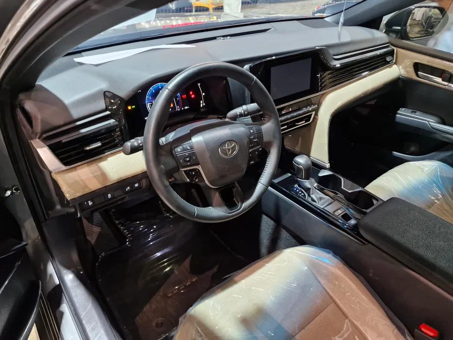 تويوتا كامري LE 2025 