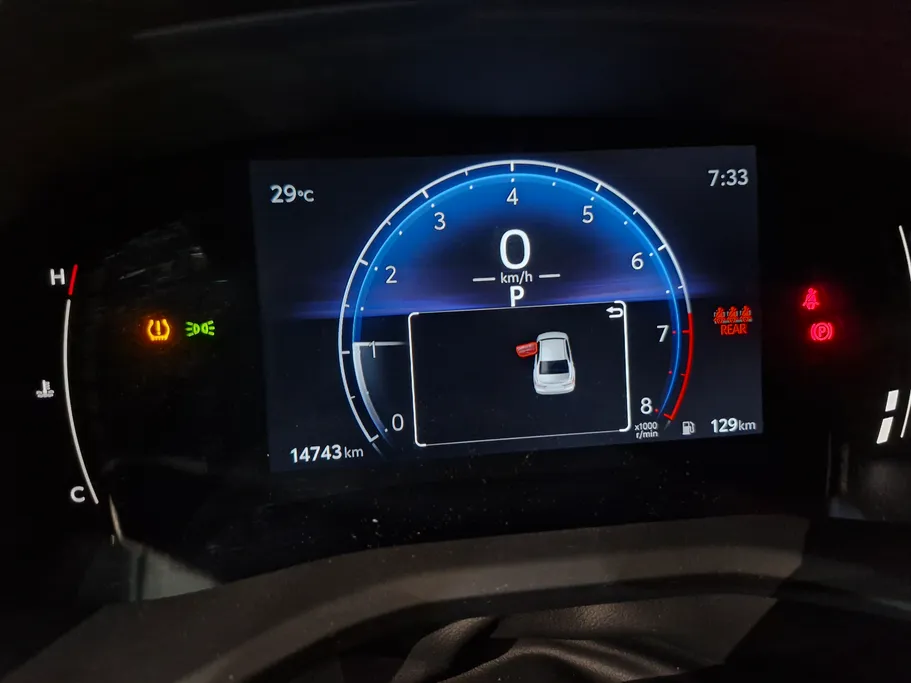 تويوتا كامري LE 2025 