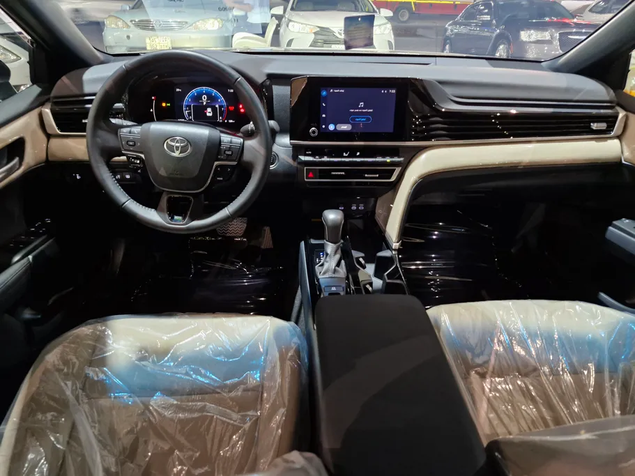 تويوتا كامري LE 2025 