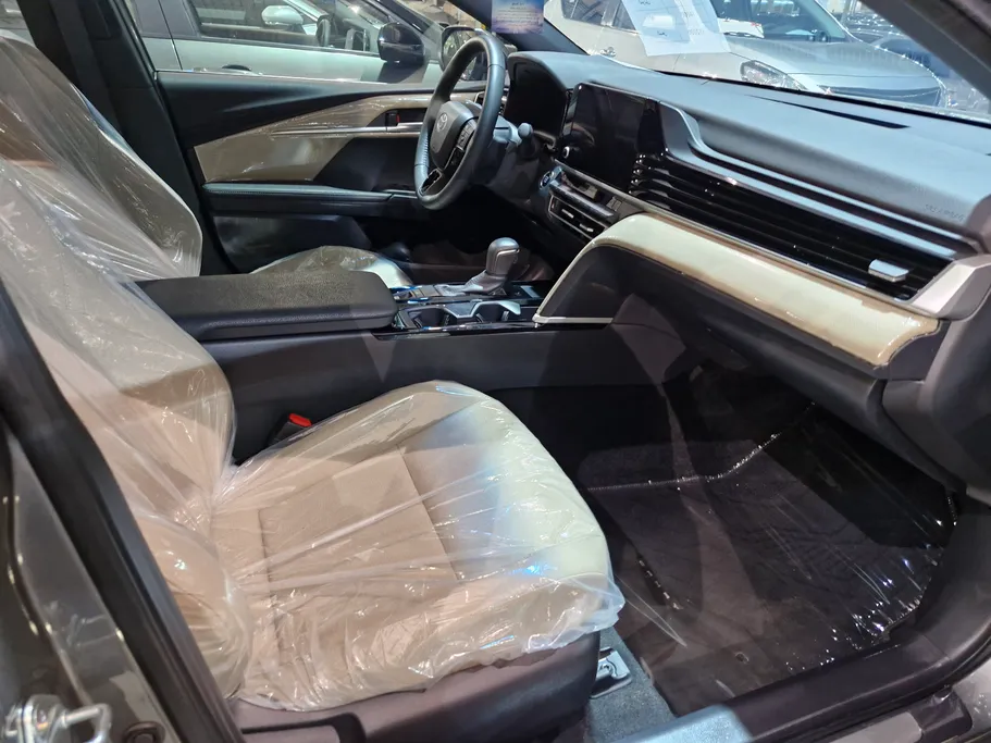 تويوتا كامري LE 2025 