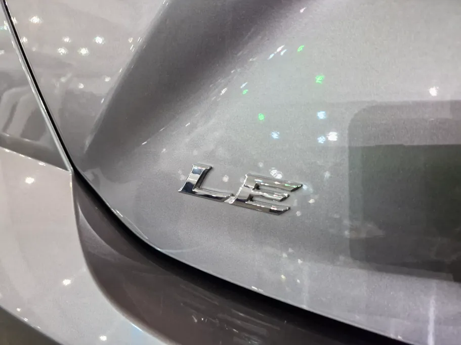 تويوتا كامري LE 2025 