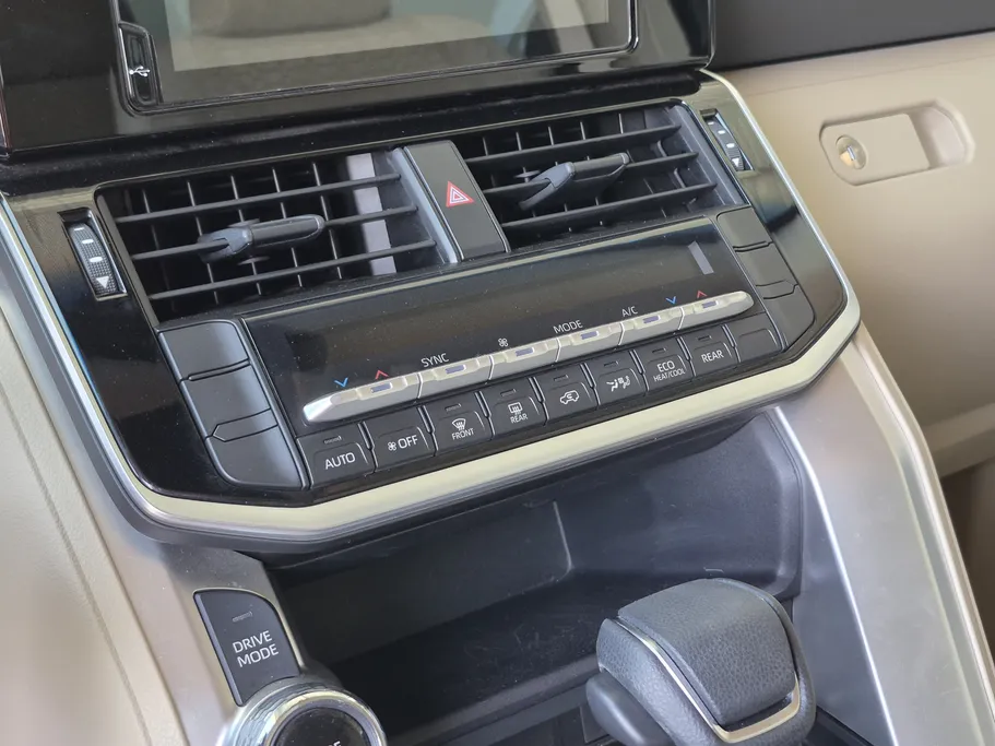 تويوتا لاندكروزر GXR3 2022 