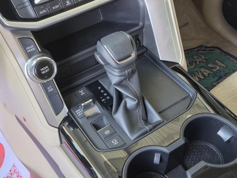 تويوتا لاندكروزر GXR3 2022 