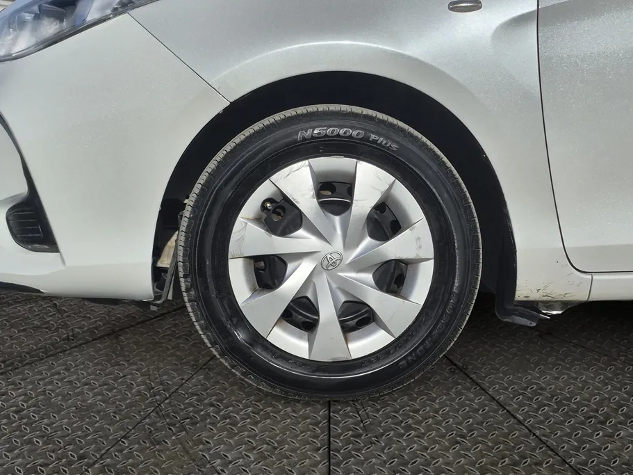 2022 Toyota Yaris  Y 