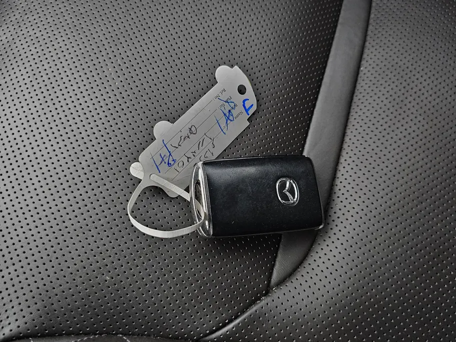 2023 Mazda CX9 Signature 