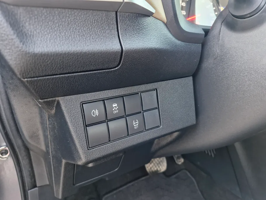 تويوتا يارس Y 2023 