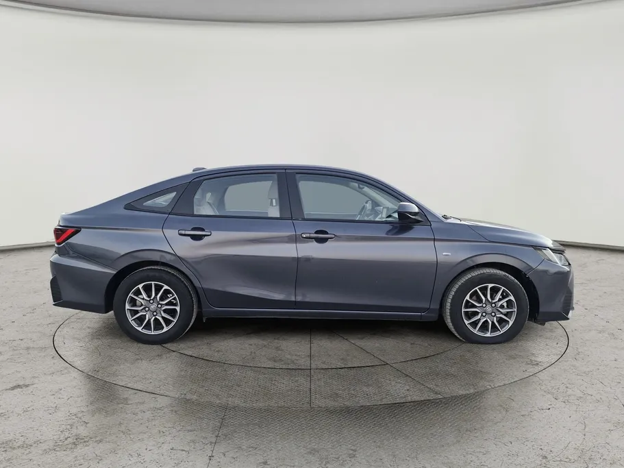 2024 Toyota Yaris  Y 