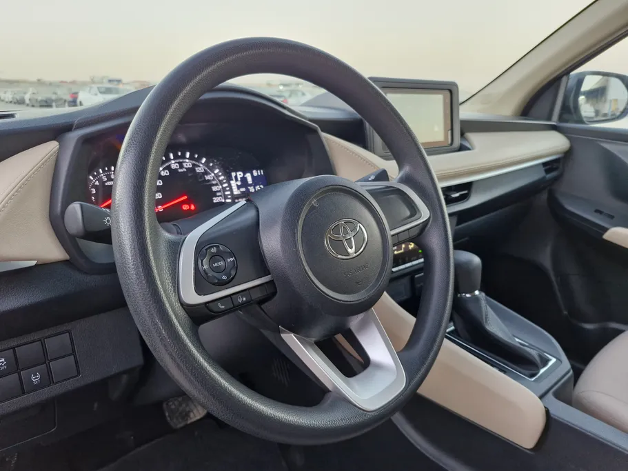 2024 Toyota Yaris  Y 