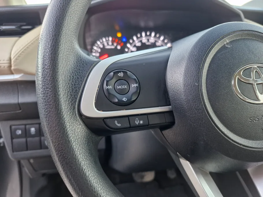 2024 Toyota Yaris  Y 