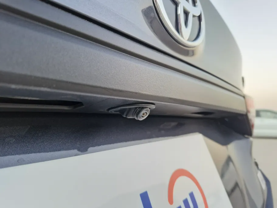 2024 Toyota Yaris  Y 