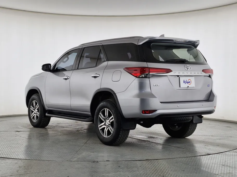تويوتا فورتشنر GX 2023 