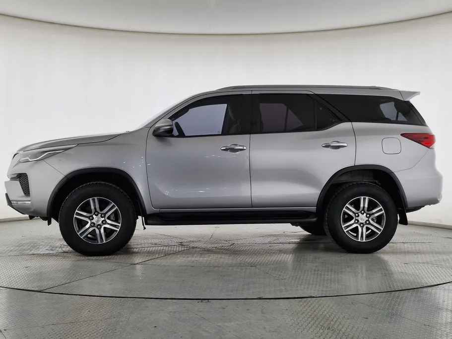 تويوتا فورتشنر GX 2023 