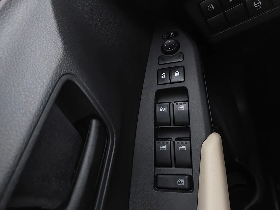 2023 Toyota Yaris  Y 