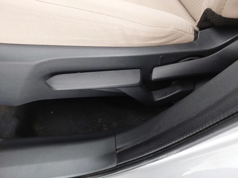 2023 Toyota Yaris  Y 