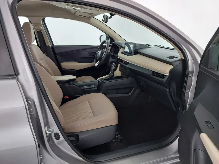 2023 Toyota Yaris  Y 