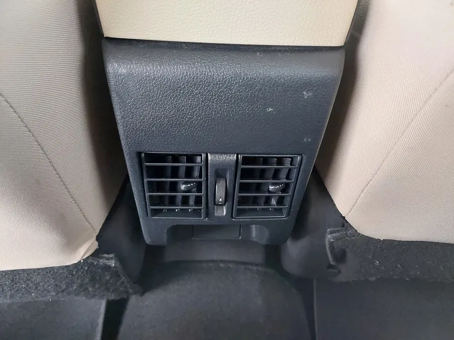 2023 Toyota Yaris  Y 