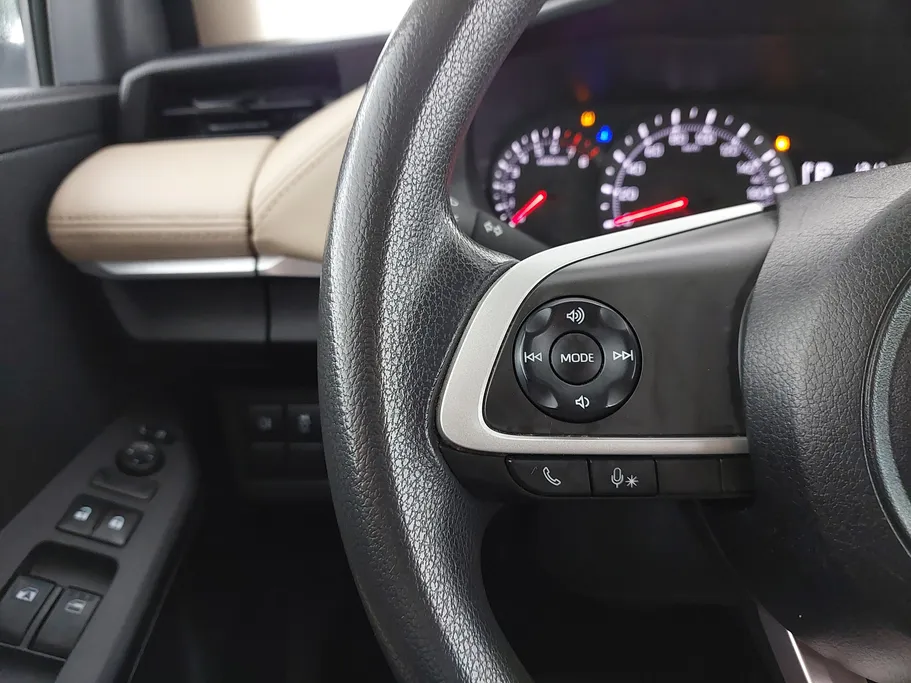 2023 Toyota Yaris  Y 